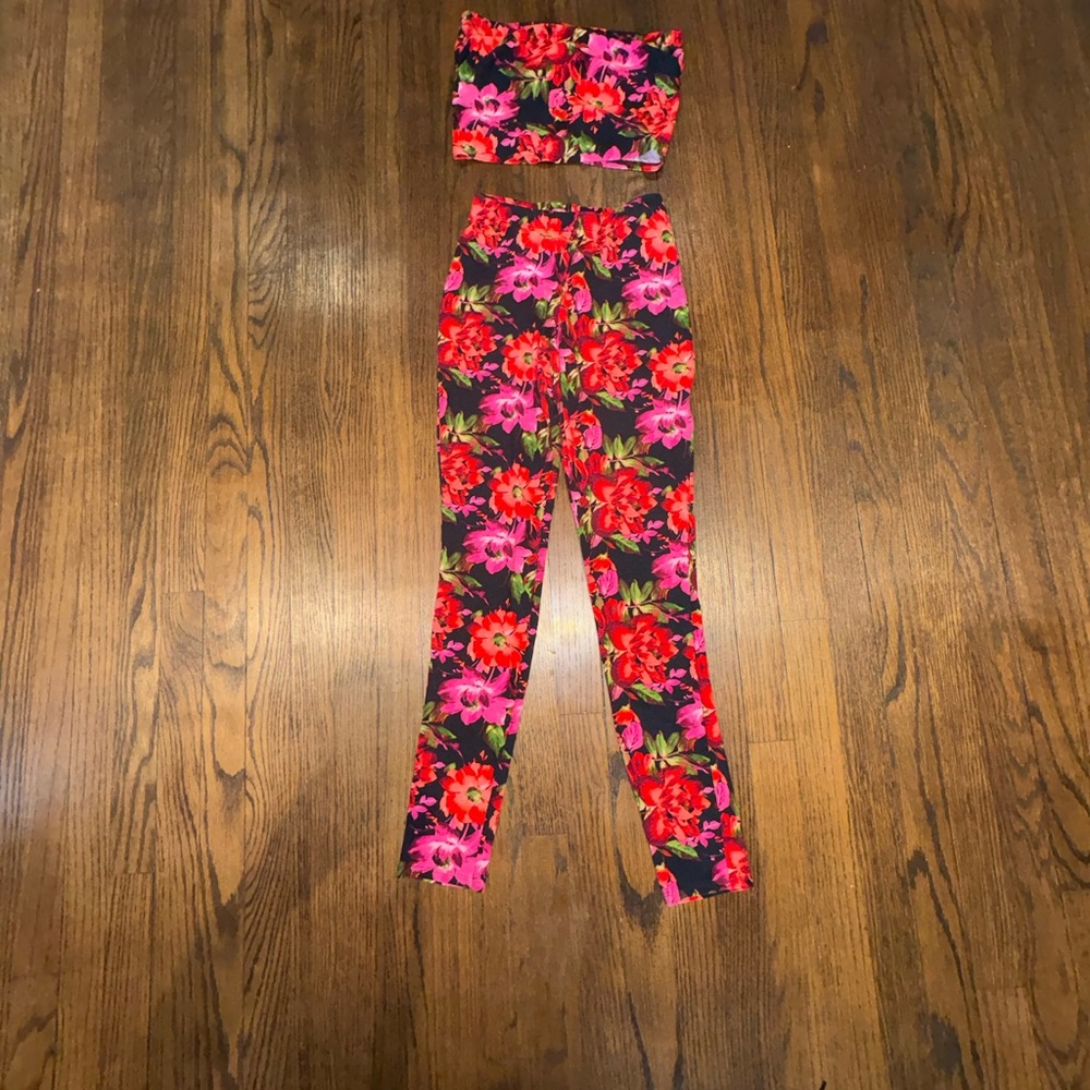 Women’s  Floral Leggings and Tube Top Set - Pink & Red Floral